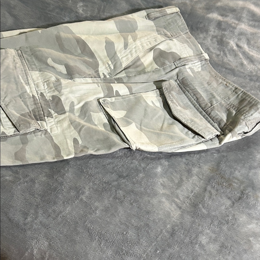 Men’s cargo shorts